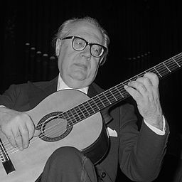 Andrés Segovia classical guitarist in 1964